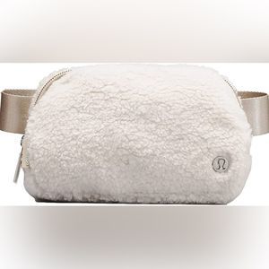 LULULEMON Everywhere Fleece Belt Bag